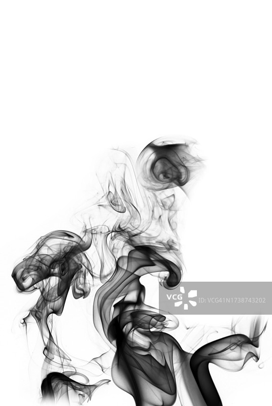 白色背景上的抽象逼真柔和烟雾图片素材