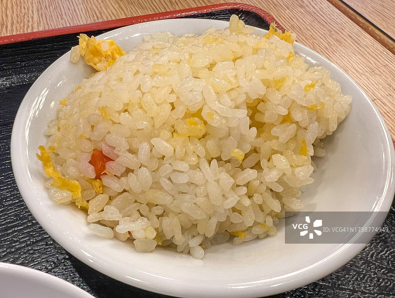 面条套餐的配菜：小份炒饭图片素材