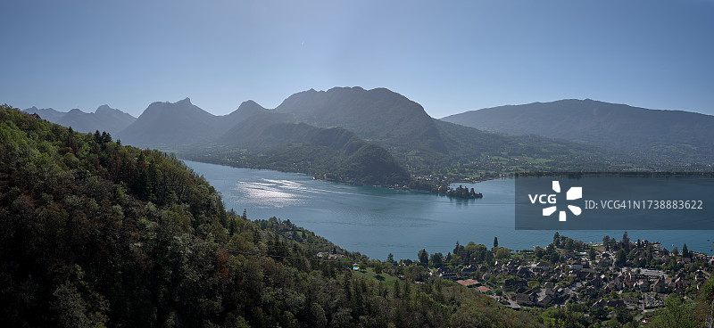 阿讷西湖的鸟瞰图图片素材