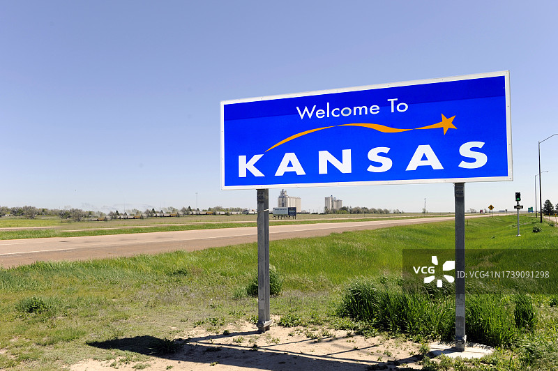 公路指示牌图片素材