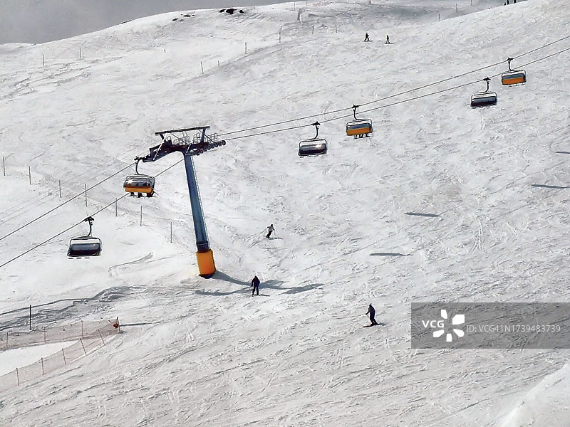 人们滑雪图片素材