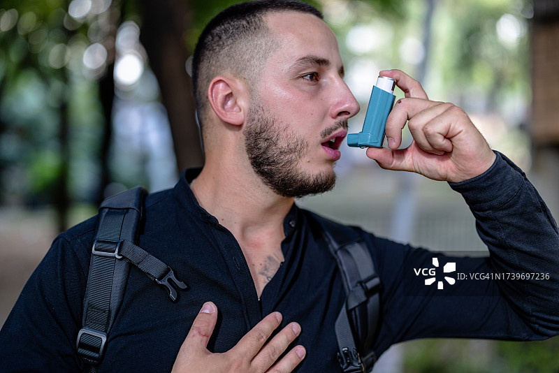 公园里的气喘吁吁图片素材