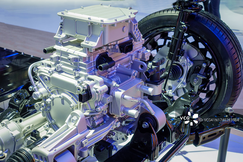 电动汽车的驱动单元和前轴图片素材