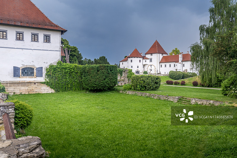 瓦拉日丁巴洛克老城公园和地标景观图片素材