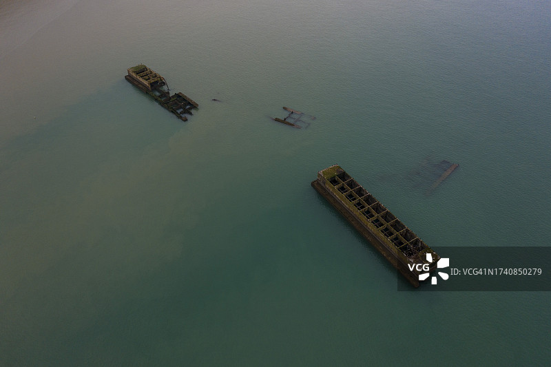 法国诺曼底阿罗芒什莱班人工港口图片素材