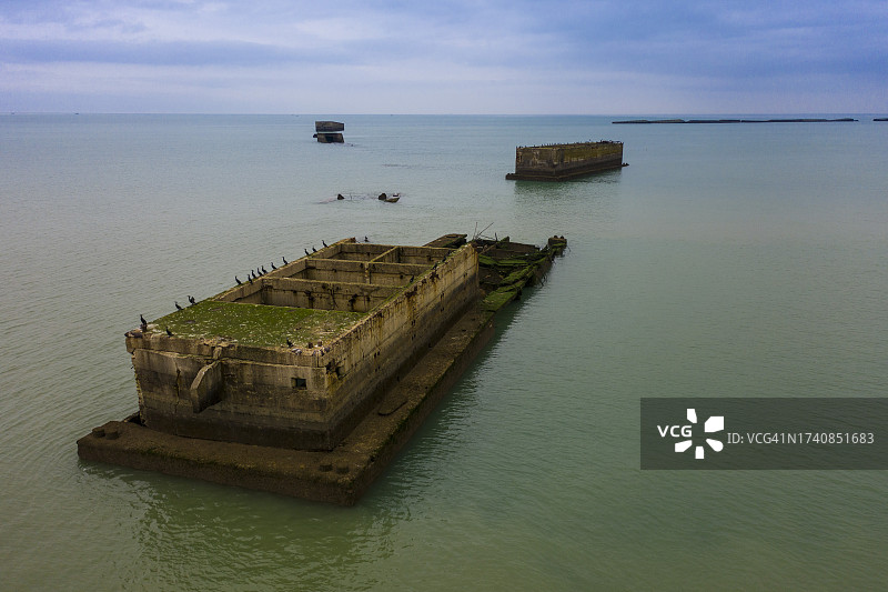 法国诺曼底阿罗芒什莱班人工港口图片素材