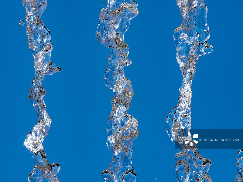 空气中凝固的落水滴：凝固的运动图片素材