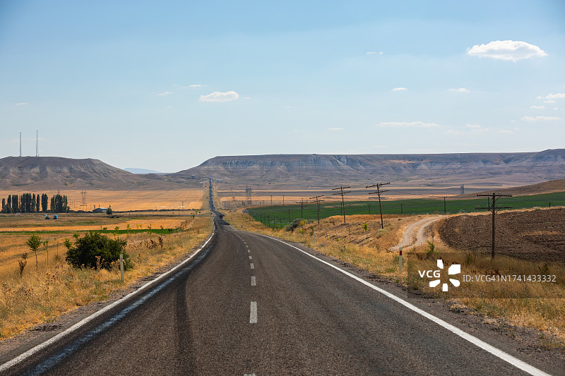 笔直的公路图片素材