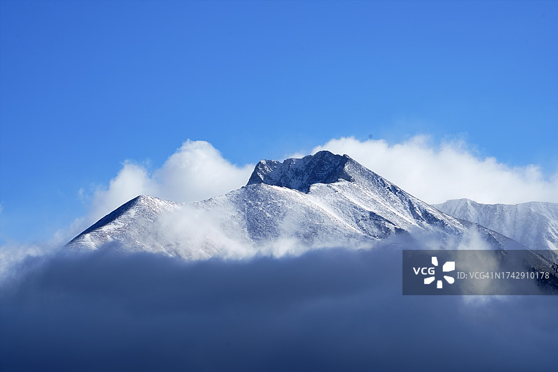 美国科罗拉多州布兰卡雪山仰视视角图片素材
