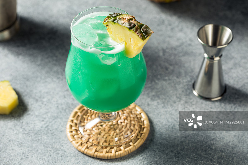 桌上的饮品特写，美国图片素材