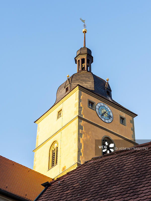 新教巴塞洛缪教堂塔楼，德国巴伐利亚图片素材