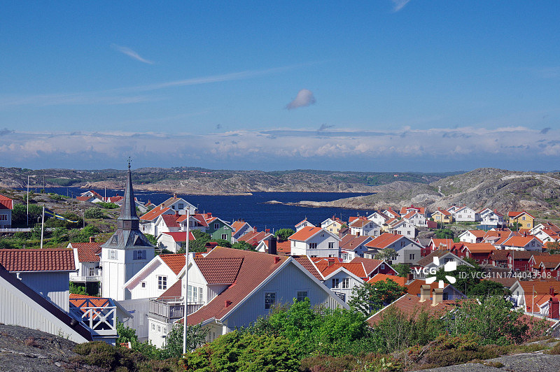 瑞典Gullholmen岛的群岛和宽敞房屋景色图片素材