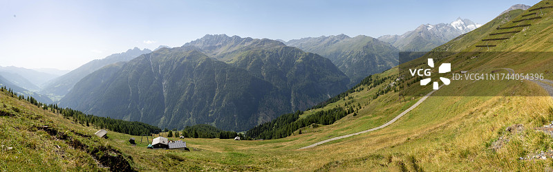 奥地利克恩顿州舍雷克山默尔塔尔山谷全景图片素材