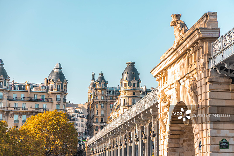 巴黎比尔哈基姆桥图片素材