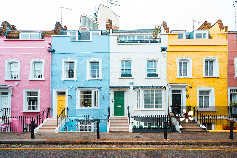 英国伦敦切尔西色彩鲜艳的排屋图片素材