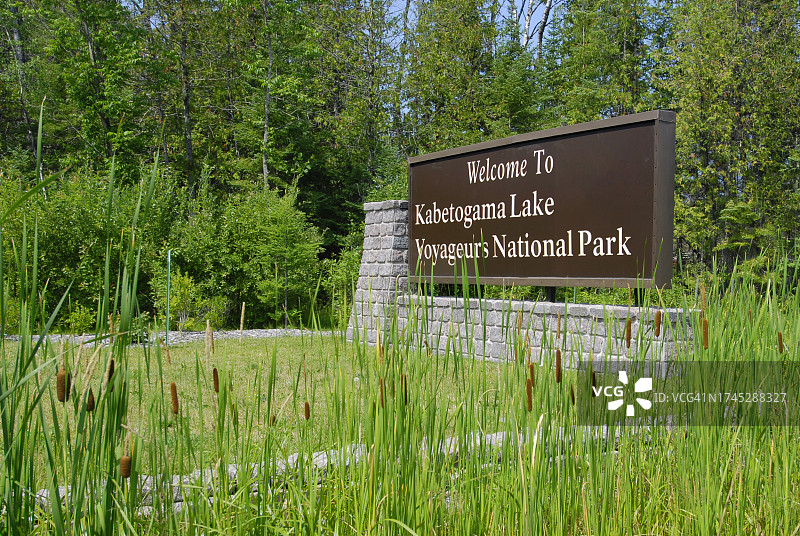 公路指示牌图片素材