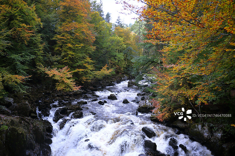 苏格兰珀斯郡隐士居的布拉恩河图片素材