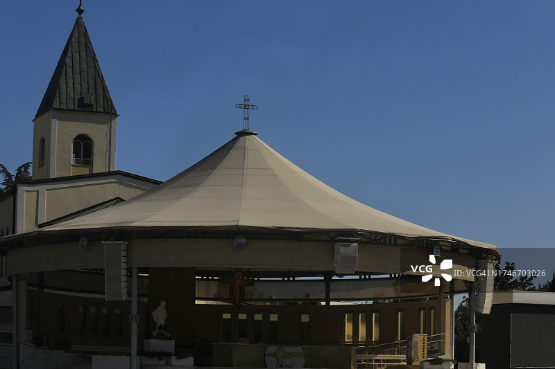 带顶棚的默主哥耶教堂户外服务区图片素材
