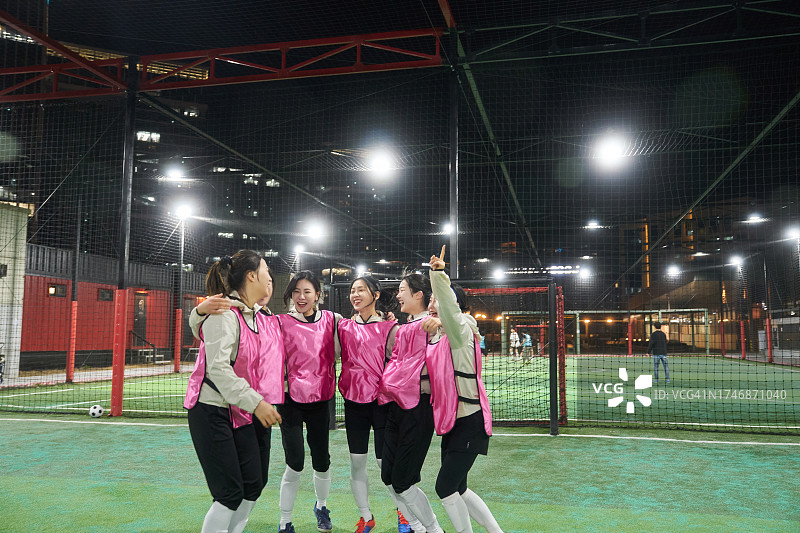 韩国女子室内足球俱乐部聚会欢庆图片素材