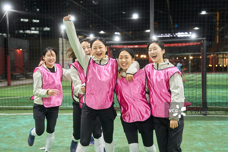 韩国女子室内足球俱乐部聚会欢庆图片素材