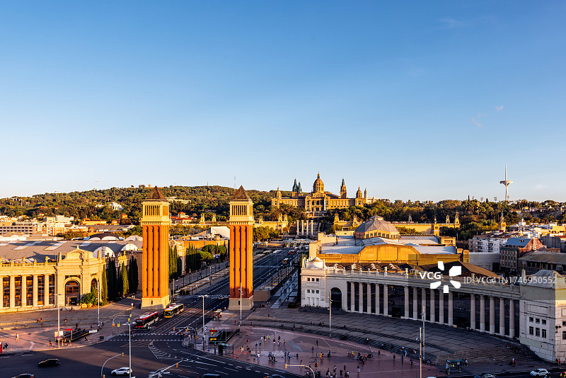 西班牙巴塞罗那西班牙广场和威尼斯塔日落景色图片素材