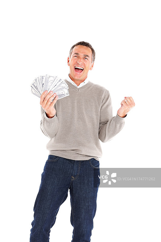 赢得彩票的老年男人图片素材