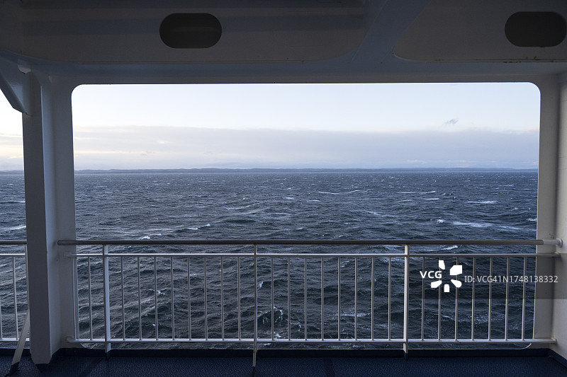 从船上看到的挪威北部海岸图片素材