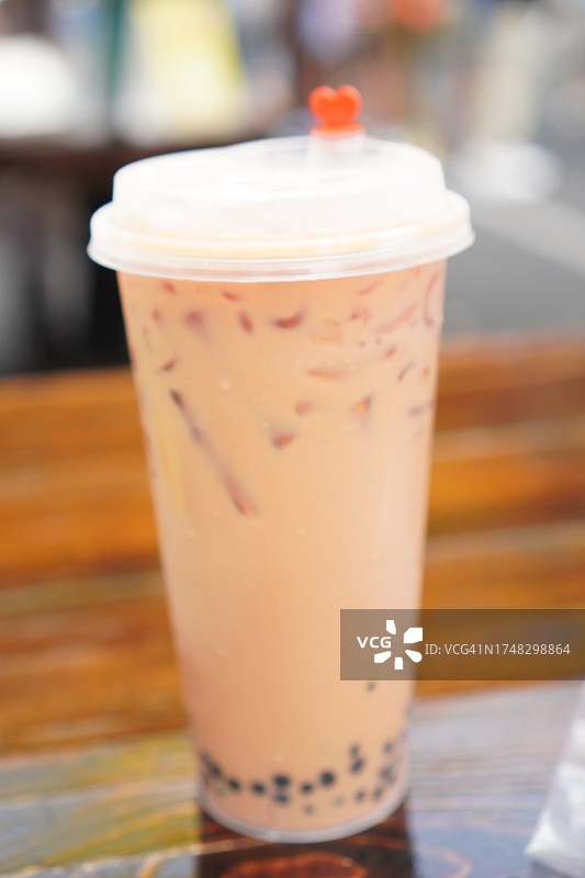 珍珠奶茶：含木薯珍珠的中国台湾茶饮图片素材