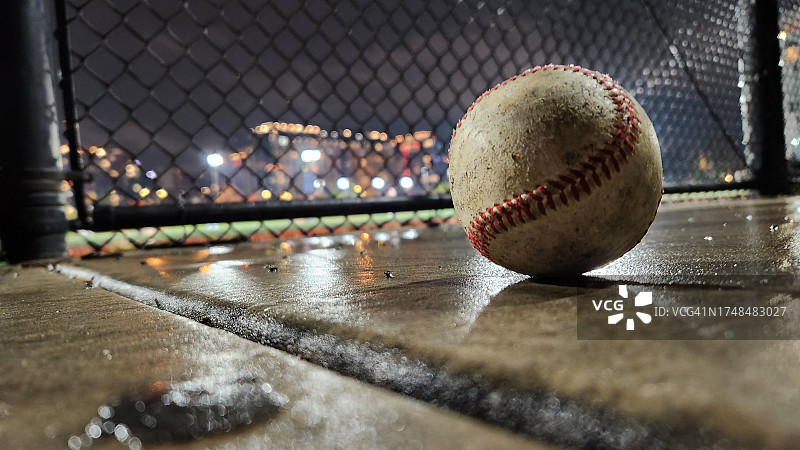 夜晚棒球静物图片素材