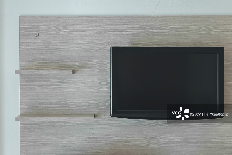 带有时尚装饰和现代电视的房间内饰图片素材