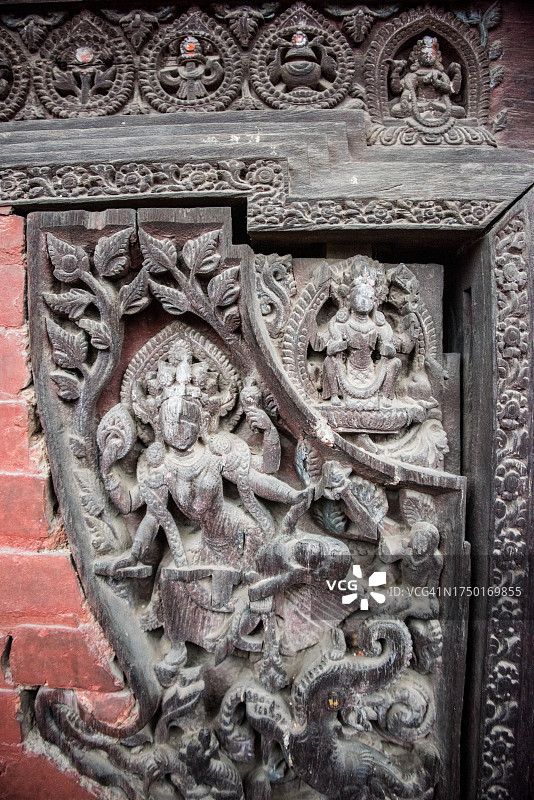 尼亚塔波拉神庙的印度神华丽雕刻图片素材