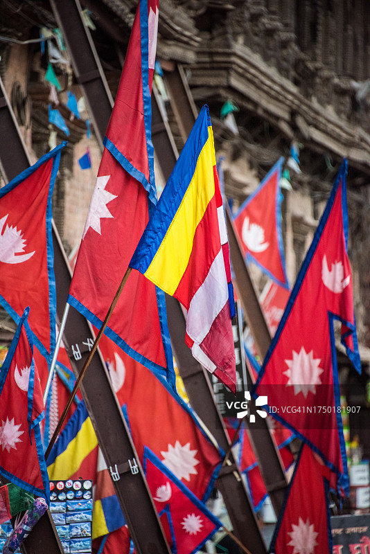 尼泊尔国旗和佛教旗帜图片素材