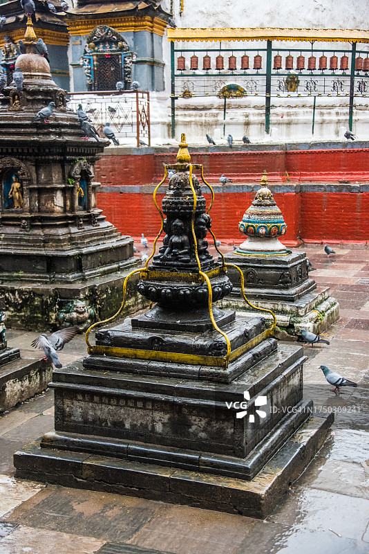 Drubgon Jangchup Choeling寺庙的佛塔图片素材