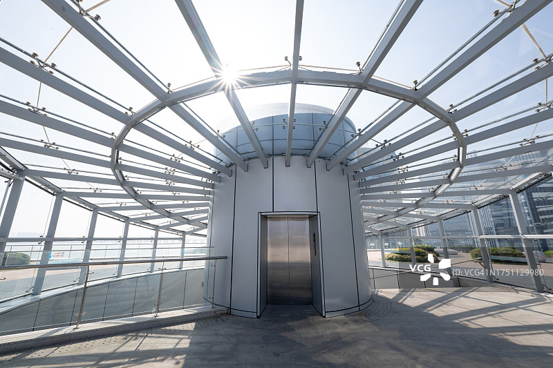 电梯入口圆形三维造型图片素材