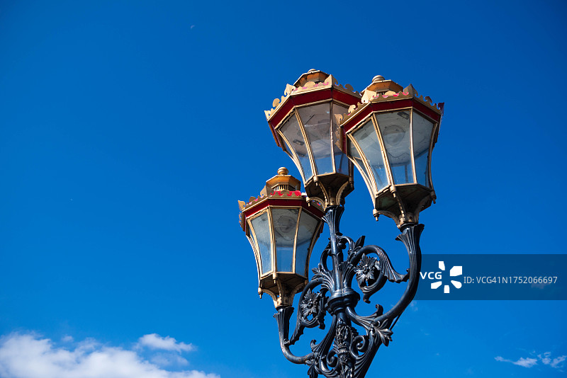 英国伦敦普特尼桥上的维多利亚时代路灯图片素材