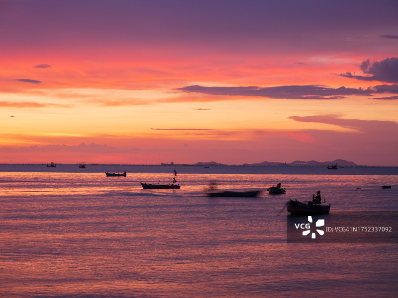 春武里府芭堤雅海滩日落美景图片素材