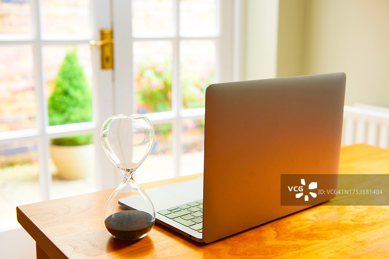 笔记本电脑会话结束图片素材