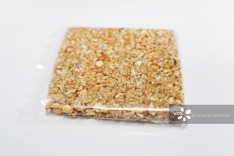 泰式米、坚果、芝麻和糖制甜点图片素材