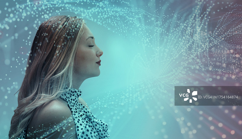 未来主义风格的年轻美女肖像图片素材