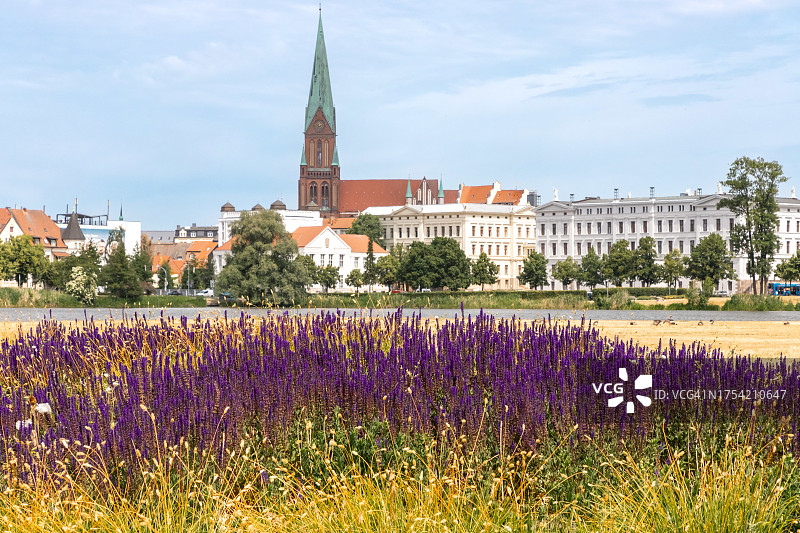 德国什未林主教座堂城市景观图片素材