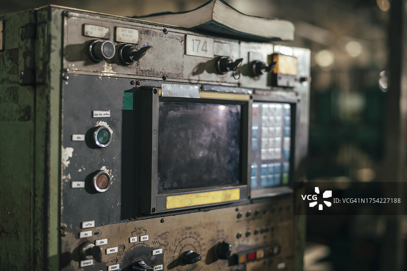 钢铁厂的控制柜工具图片素材