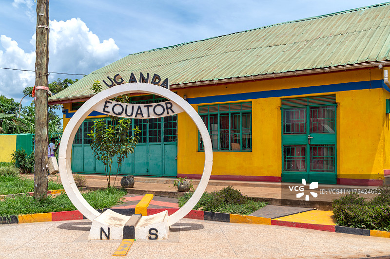 乌干达的赤道线标志图片素材