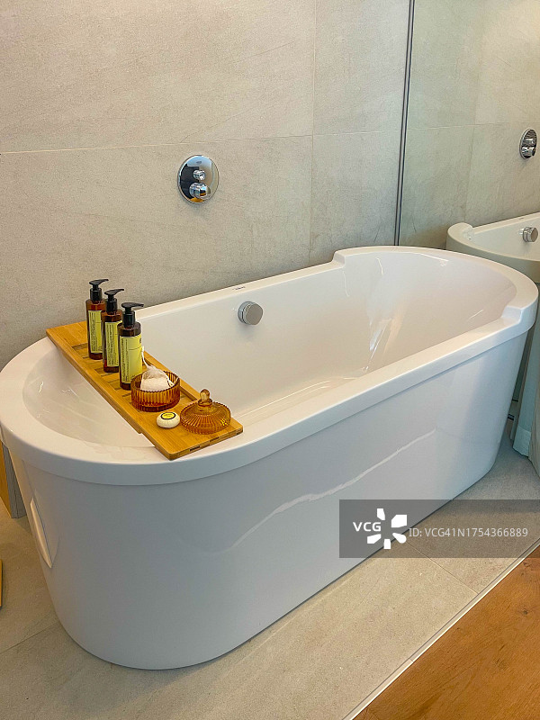 巴塞罗那豪华酒店的深浴缸图片素材