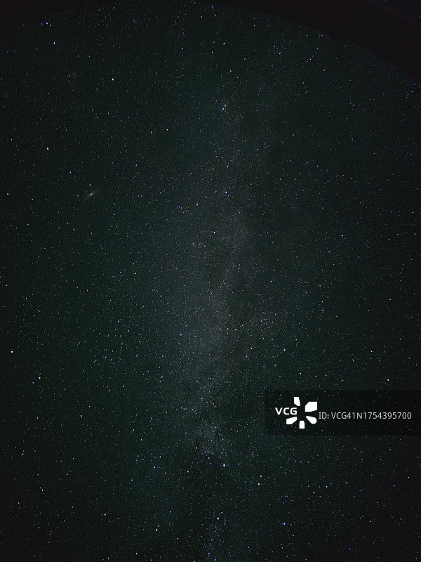 夜空中星星的低角度照片图片素材