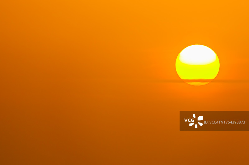 日落时分的橙色天空美景图片素材