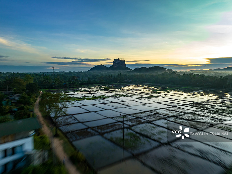 日落时分城市鸟瞰图图片素材