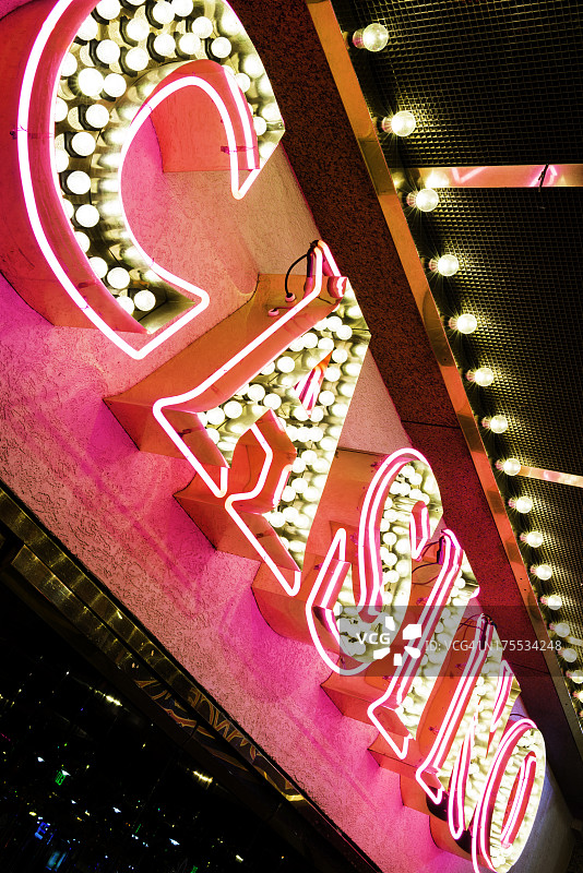 内华达州里诺市的闪光红色霓虹赌场标志图片素材