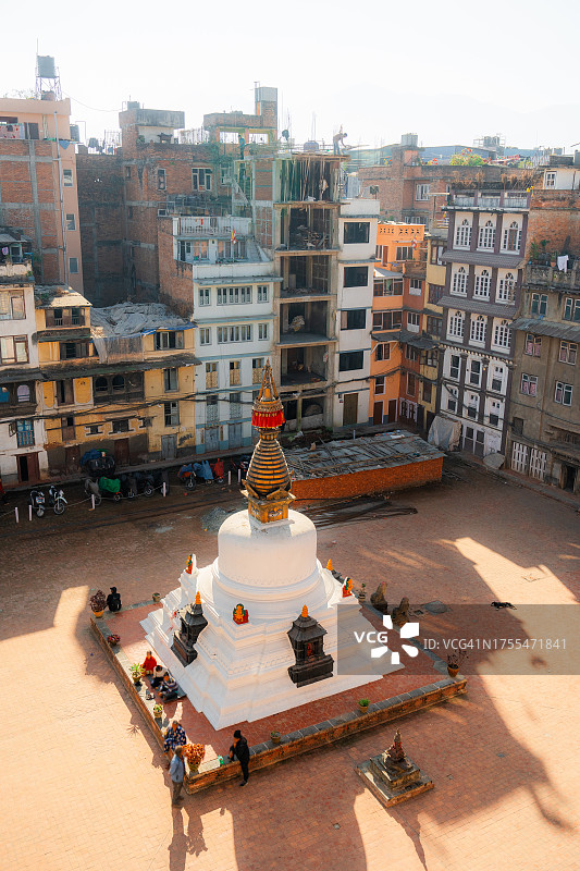 从阳台上看到的加德满都佛塔景色图片素材