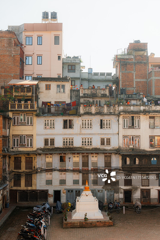 从阳台上看到的加德满都佛塔景色图片素材