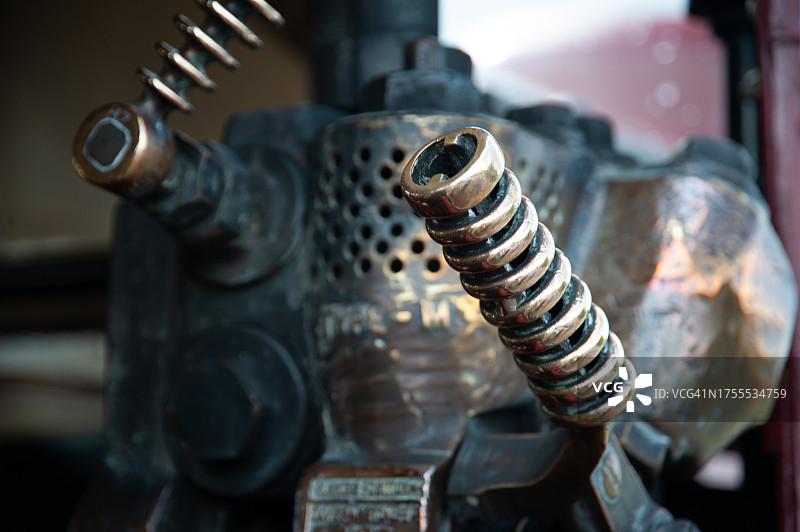 鞍型水箱蒸汽机舱控制装置图片素材